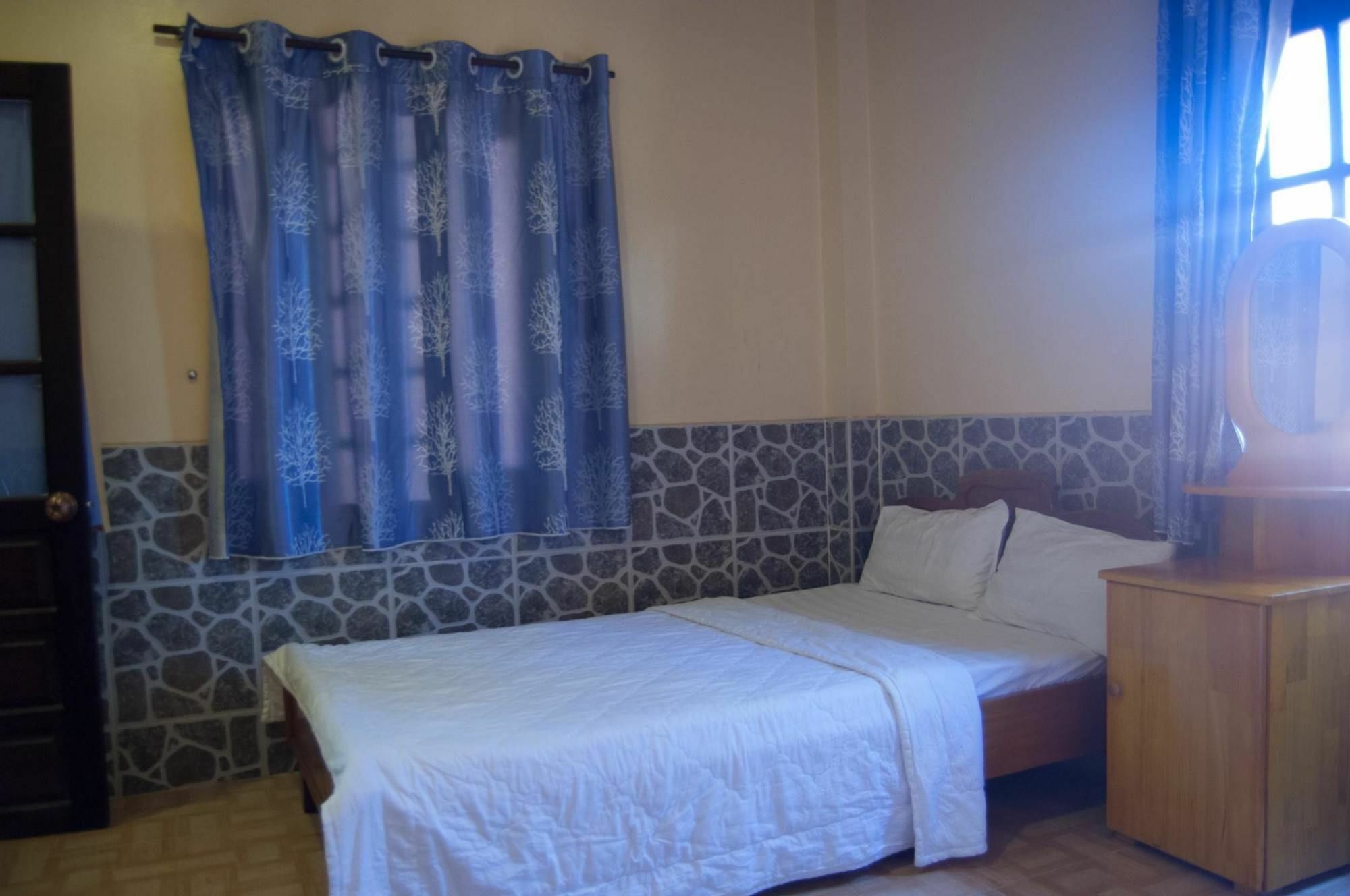 Thien Son Hostel - Giap Bien Муи Не Екстериор снимка